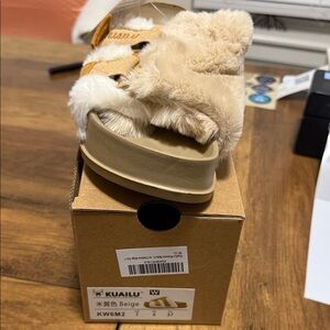 Women's Beige Fur Slippers